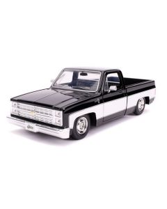 Jada 31605 Glossy Black 1985 Chevy C-10 Pickup Just Trucks 1/24